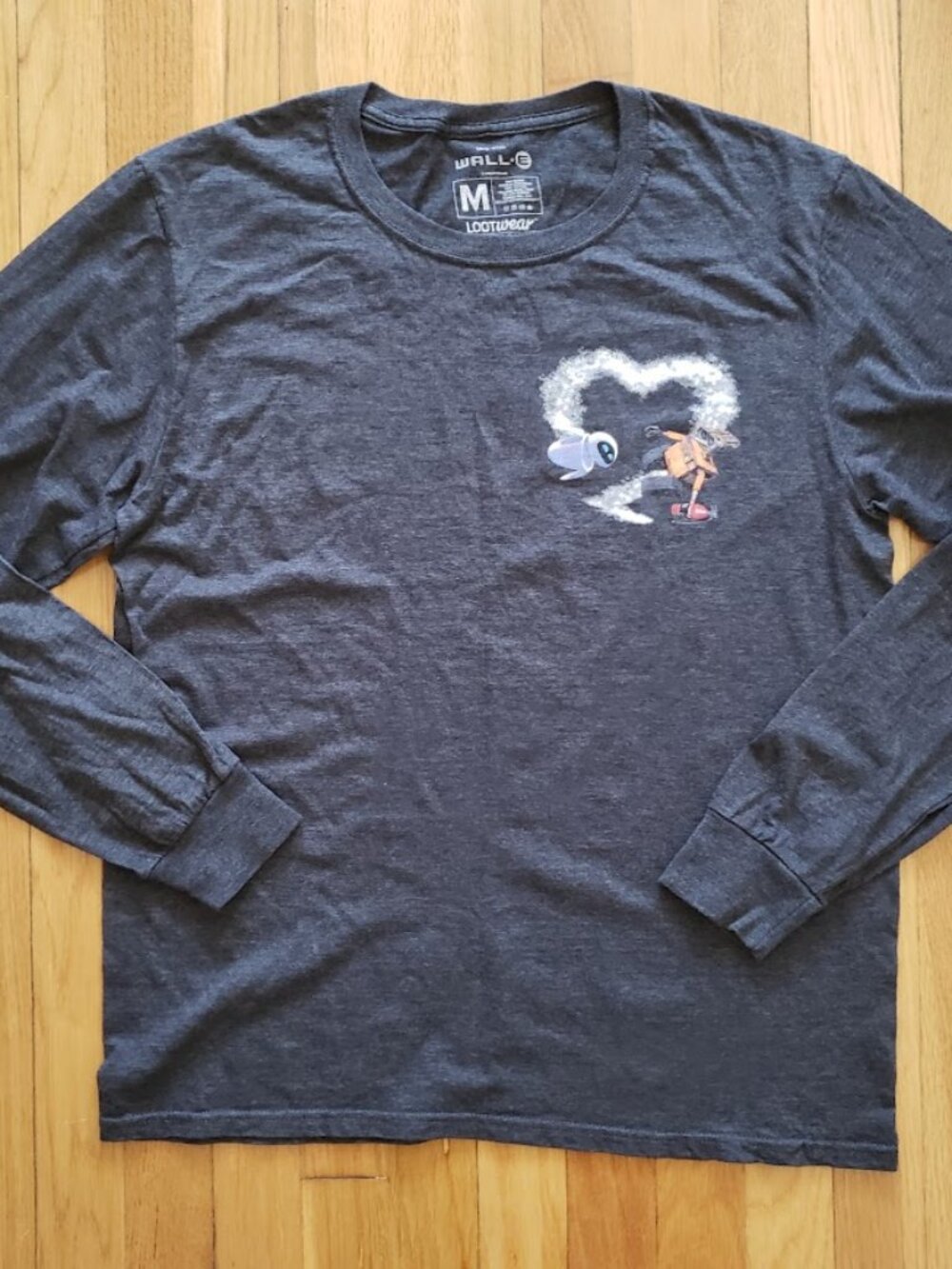 Men's Disney Pixar Wall-E & Eve long-sleeve graphic shirt size M